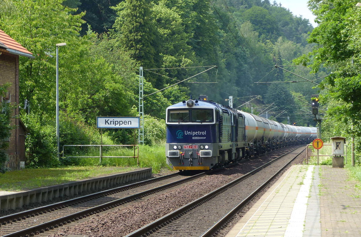 Unipetrol 753 716-0 + 753 715-2 mit Kesselwagen von Bad Schandau nach Tschechien, am 07.06.2019 in Krippen.