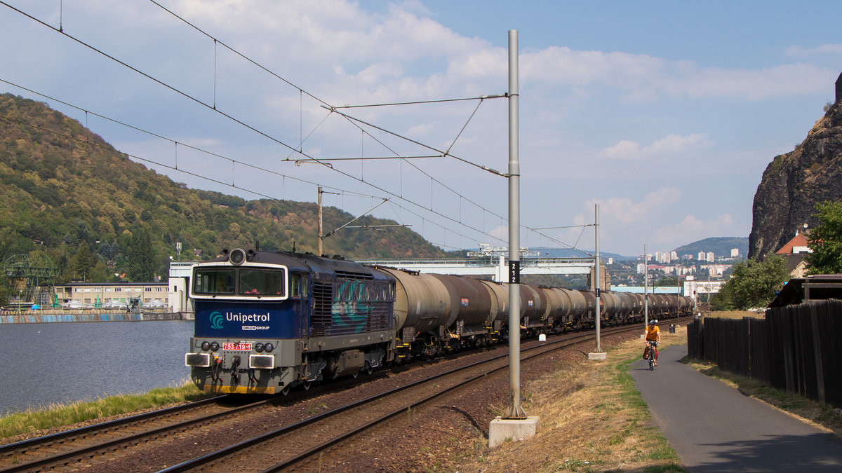 Unipetrol Brillenpower war am 4. August 2018 in Usti nad Labem zu erleben. 753 719-4 gab sich mit einem Kesselzug die Ehre. 