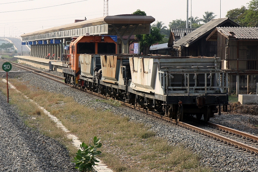 UNIQ 1 (Hersteller: Jiangsu Jinchuang Vehicle Co., Ltd., Type: JMD480FM, Baujahr: 2014/15) mit 3 B.H.W. am 23.März 2025 in der Hua Ngiu Station.