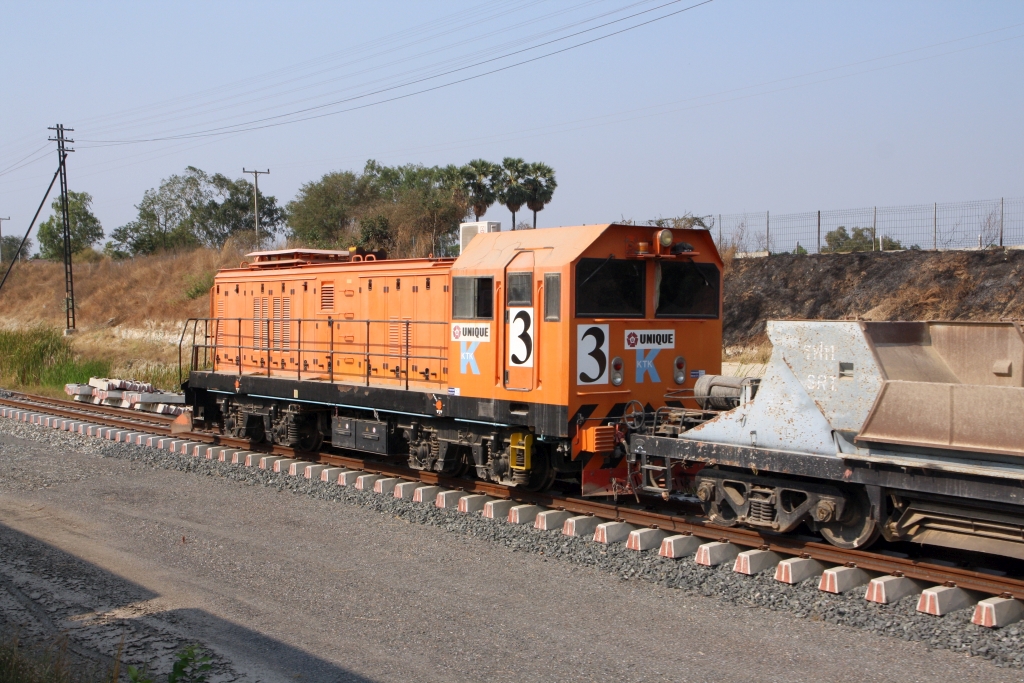 UNIQ 3 (Hersteller: Jiangsu Jinchuang Vehicle Co., Ltd., Type: JMD480FM, Baujahr: 2014/15) am 30.März 2023 bei der Khao Thong Station.