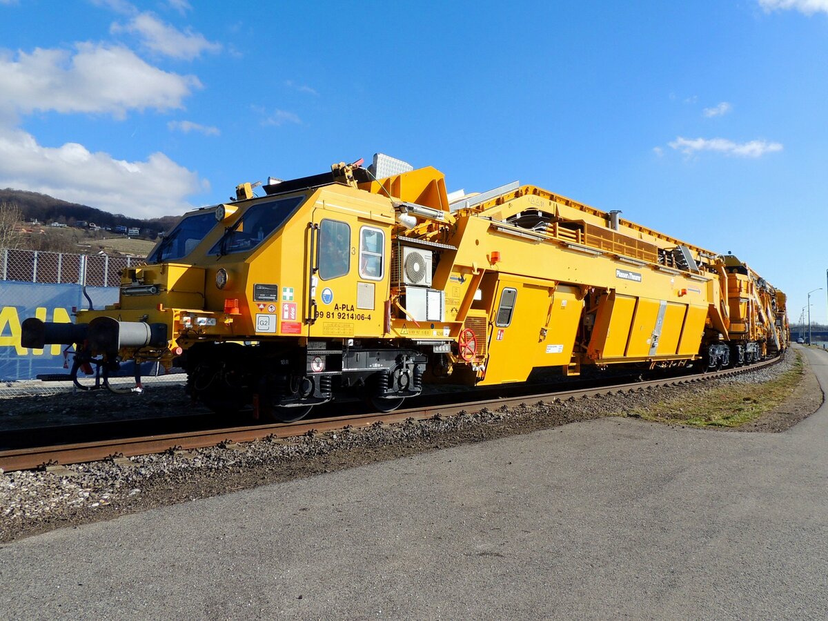 Universalreinigungsmaschine URM700-2 (A-PLA 99 81 9181 4006-4)ist bereit für den nächsten Einsatz; 220212