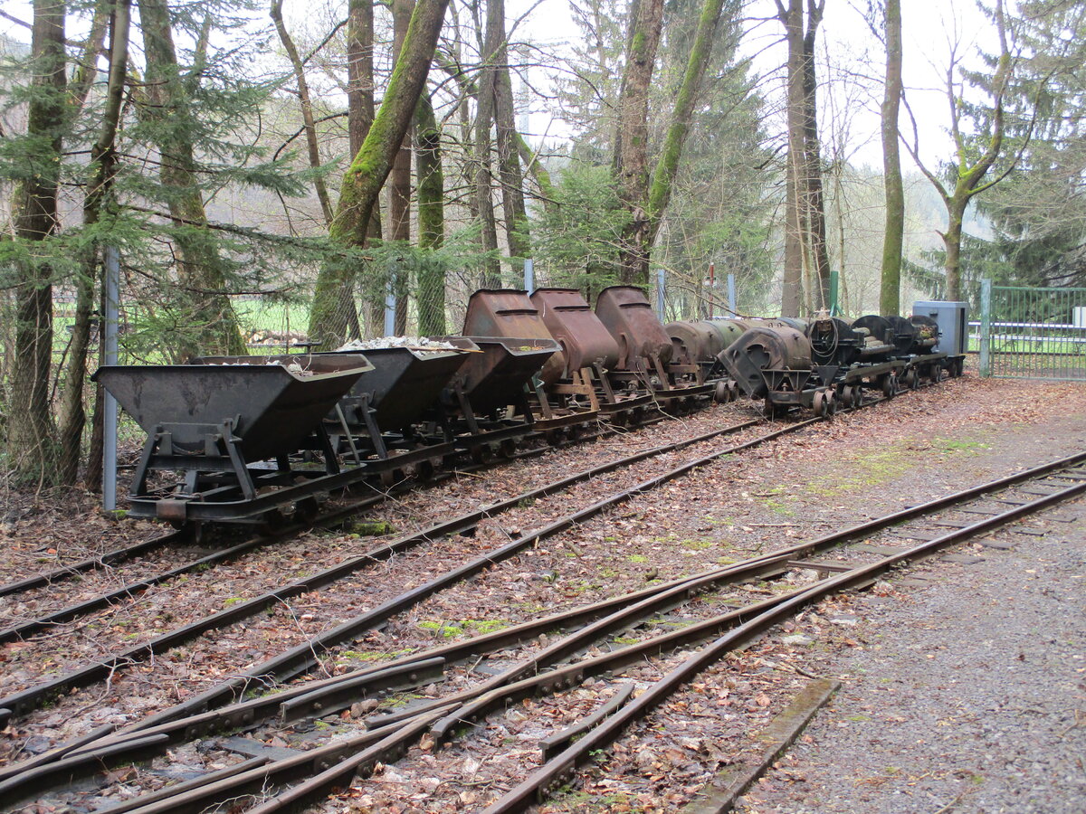 Unzählige Kipplorenwagen standen,am 25.April 2022,im Schaubergwerk  Volle Rose  in Ilmenau.