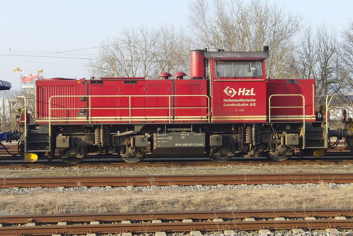 V 150 der Hohenzollerischen Landesbahn (HzL) am 04.03.2011 im Bahnhof Mengen.