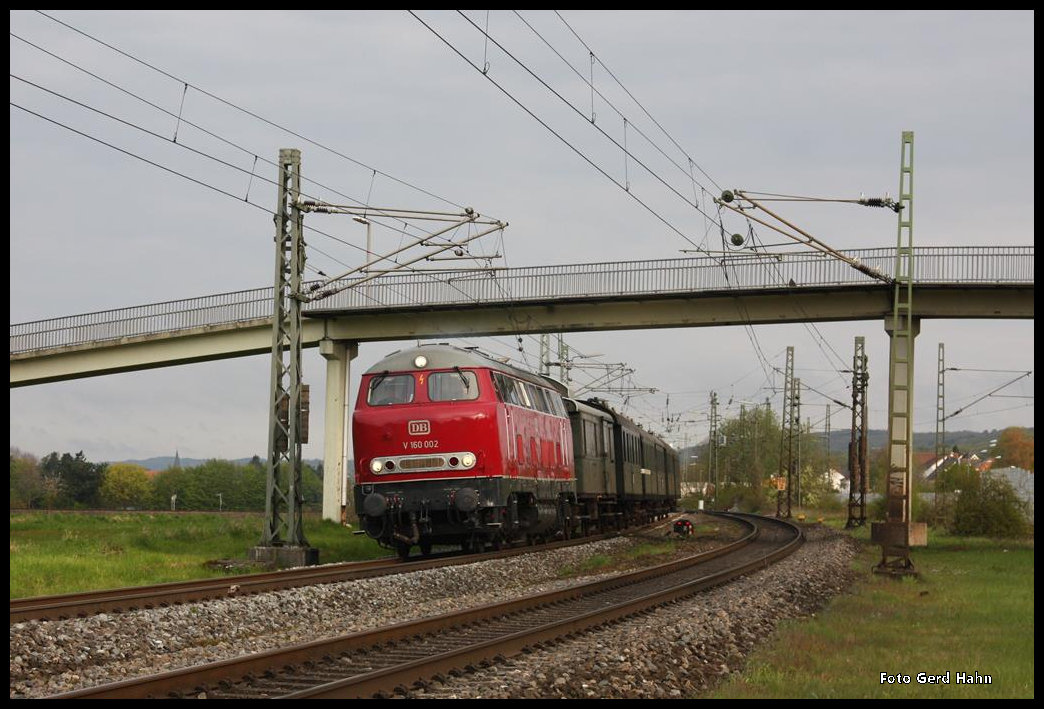 V 160002 verläßt am 1.5.2016 um 08.14 Uhr den Bahnhof Lengerich in Richtung Münster, um mit dem Wagenpark von ET an einer Sonderveranstaltung im Raum Coesfeld teilzunehmen.