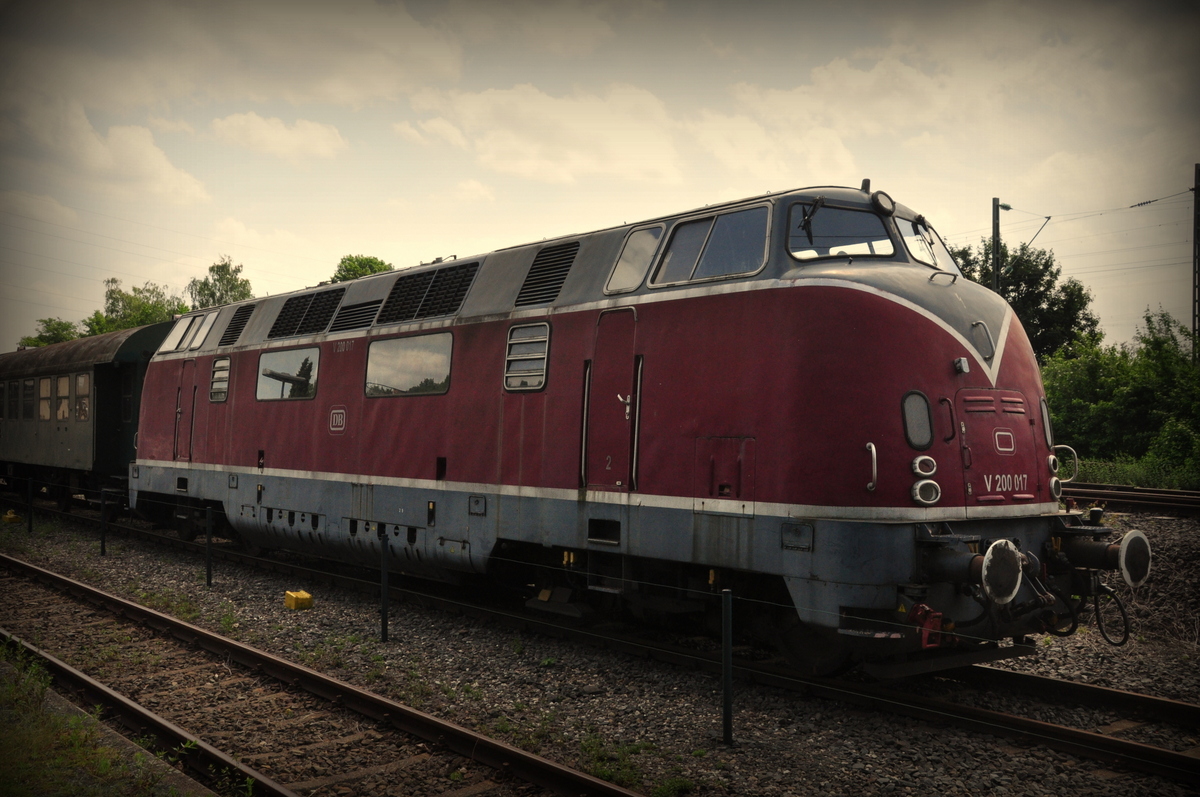 V 200 017 im Eisenbahnmuseum Bochum-Dahlhausen am 22.05.2022
Leider schon etwas matt geworden ... 