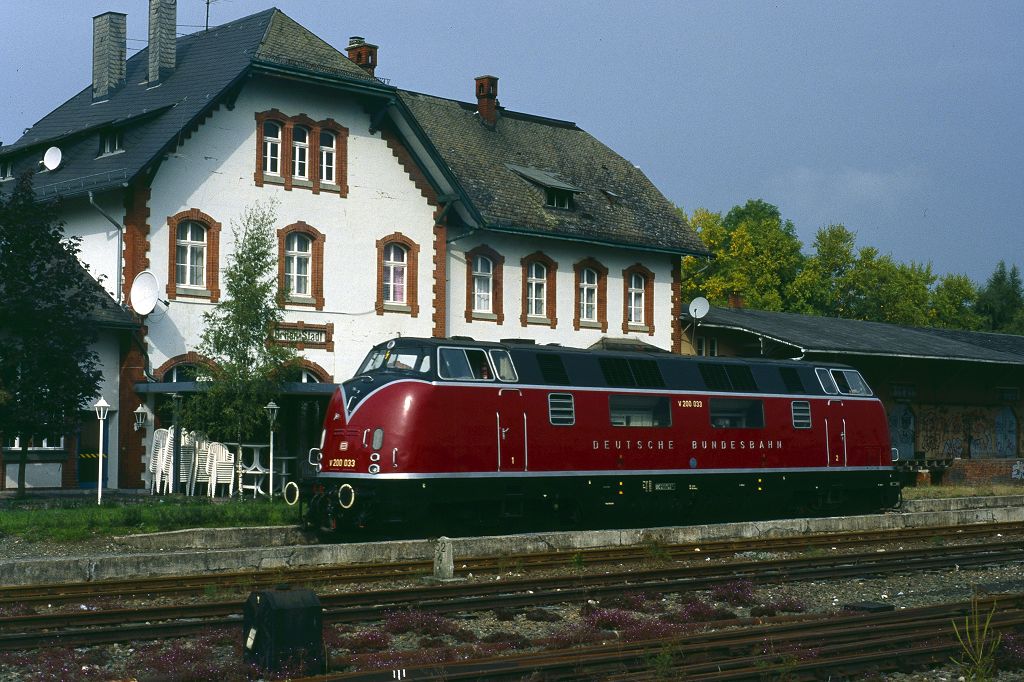 V 200 033 am am 23.09.1995 in Brilon Stadt