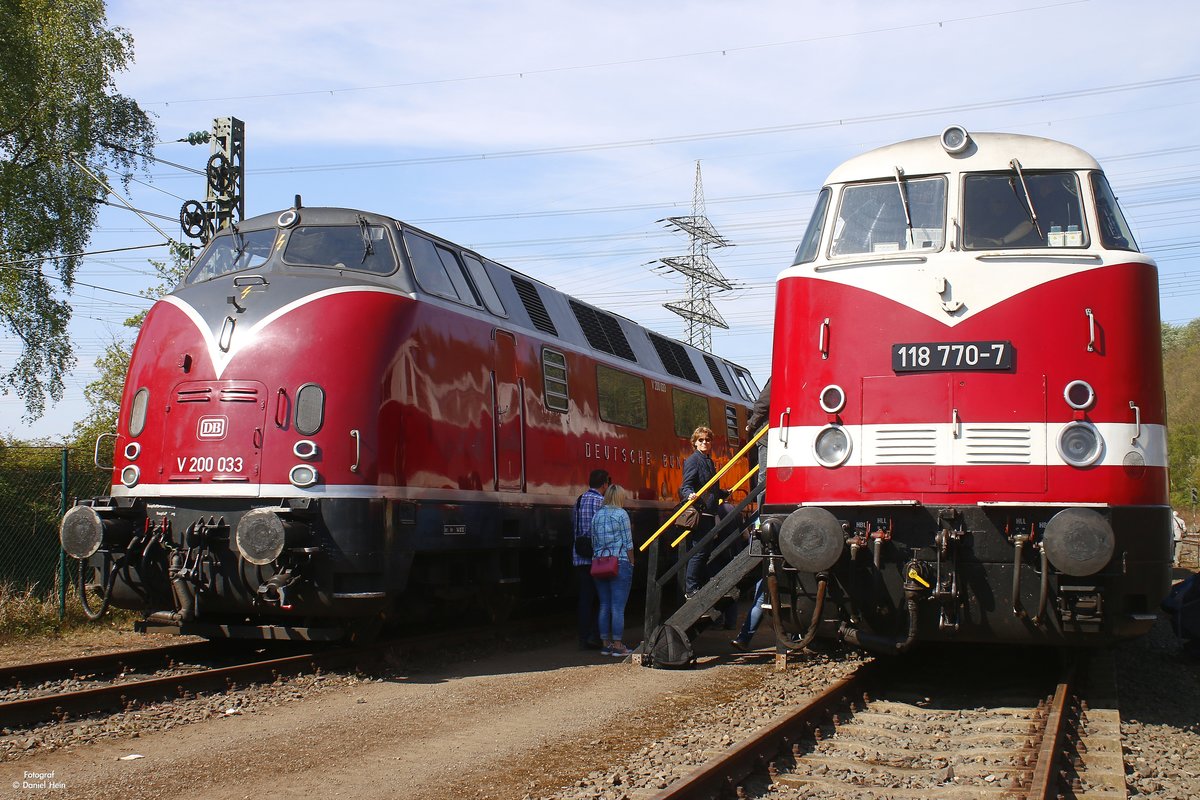 V 200 033 DB und 118 770-7 im Eisenbahnmuseum Bochum Dahlhausen, Juli 2017.