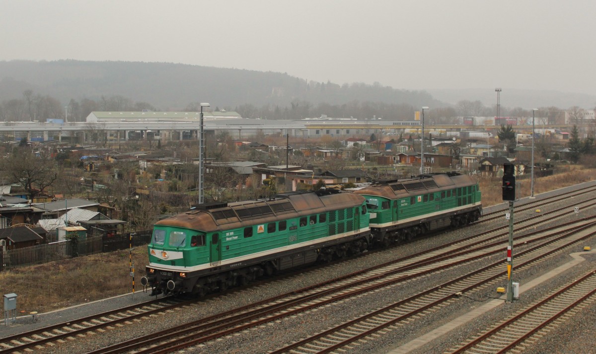 V 300 001 und V 300 002 zu sehen am 17.02.15 in Gera.