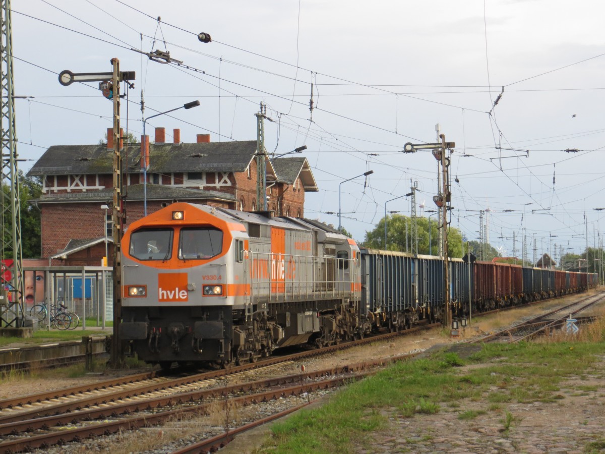 V 330.4 der HVLE am 14.08.2015 im Bf Grimmen. 