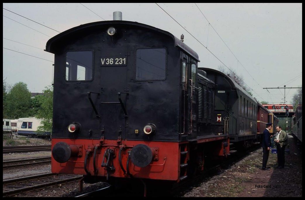 V 36231 diente bei der BDEF Sonderfahrt am 11.5.1991 als Wendezuglok. Hier steht der Zug gerade im Bahnhof Hattingen.