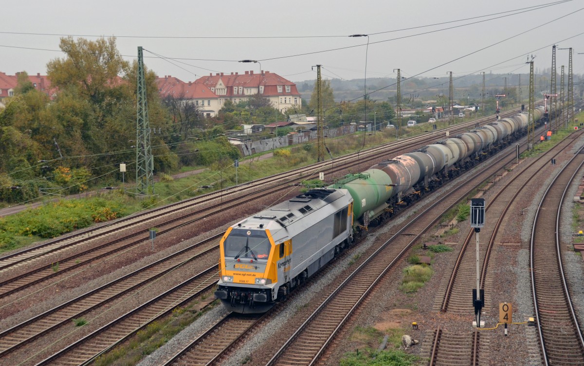 V 500.17(264 010) der SGL rollt am 26.10.14 mit einem Kesselwagenzug durch Halle(S) vorbei am Rbf in Richtung Hbf.