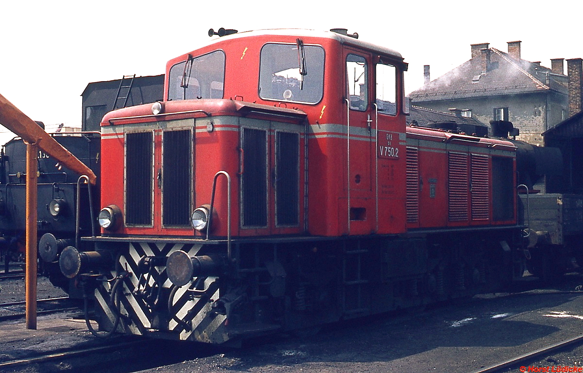 V 750.2 der Graz-Köflacher Bahn am 18.06.1974 im Heizhaus Graz