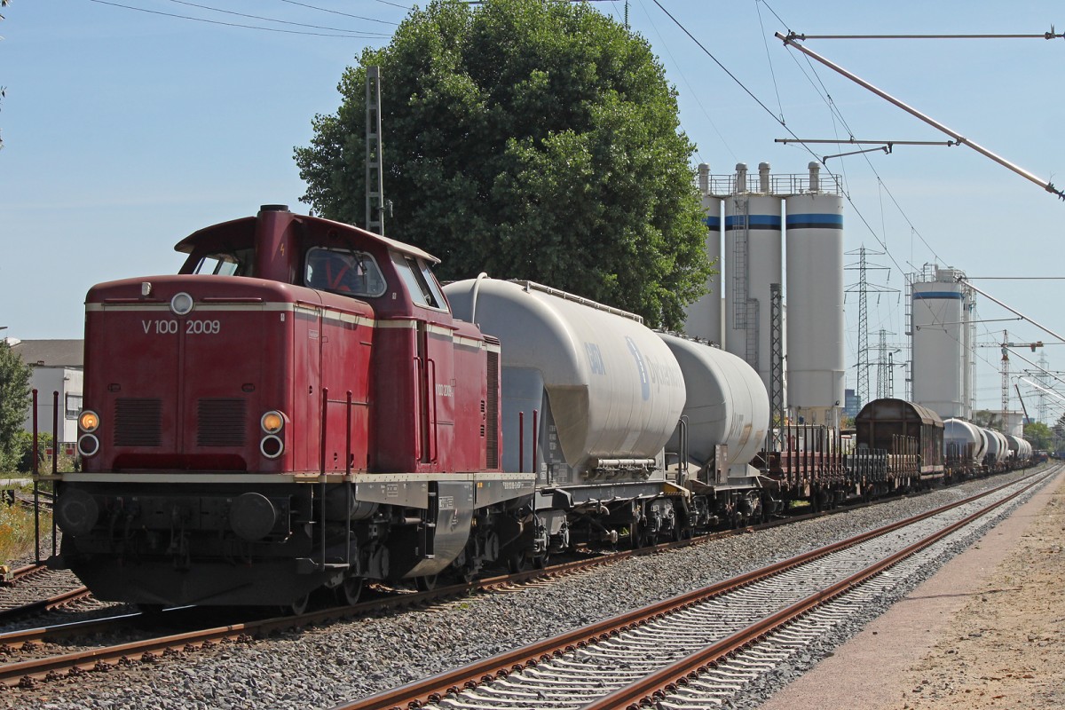 V100 2009 am 22.7.13 im Hamburger Hafen.Gruß an den Tf!