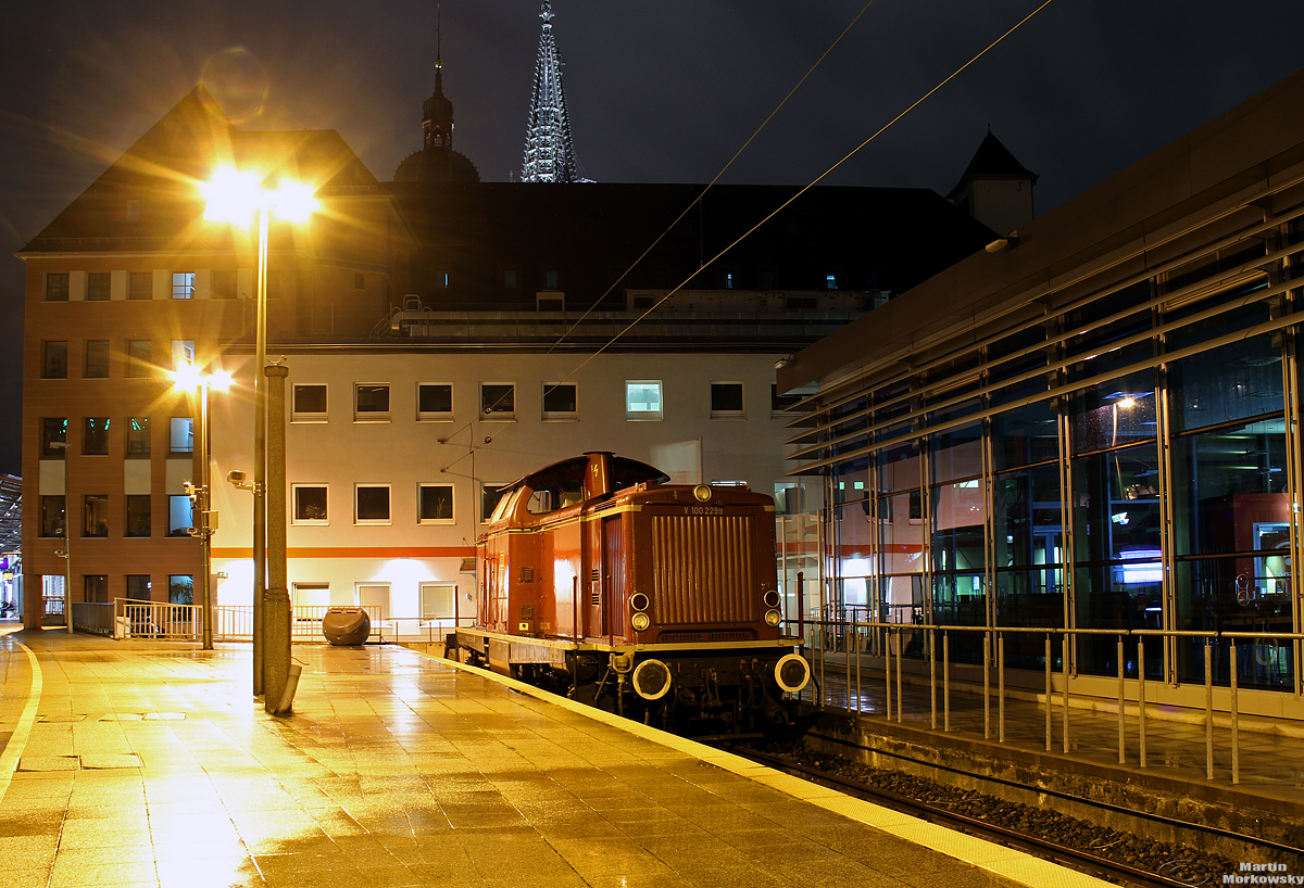 V100 2299 in Köln Hbf am 01.12.2018