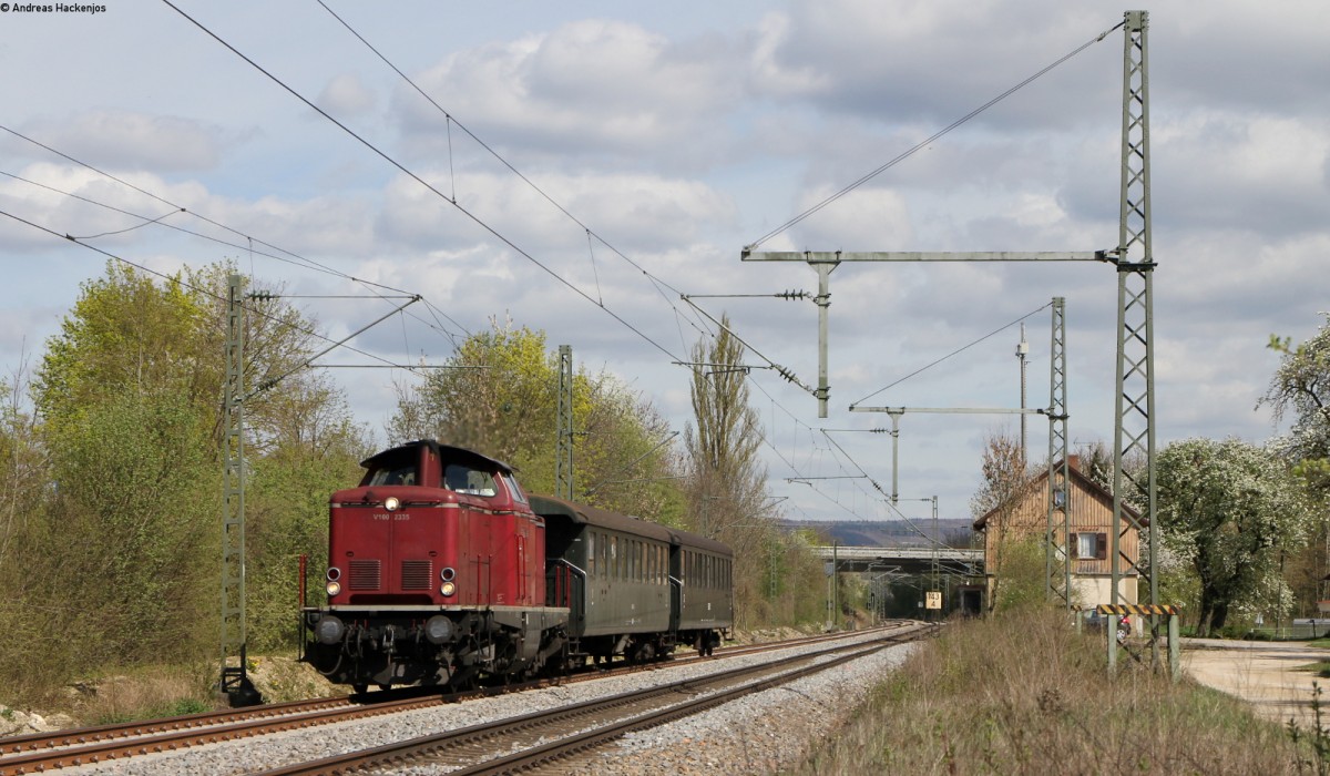 V100 2335 mit dem DLr 20282 (Fützen - Schaffhausen GB) bei Hohenkrähen 9.4.14
