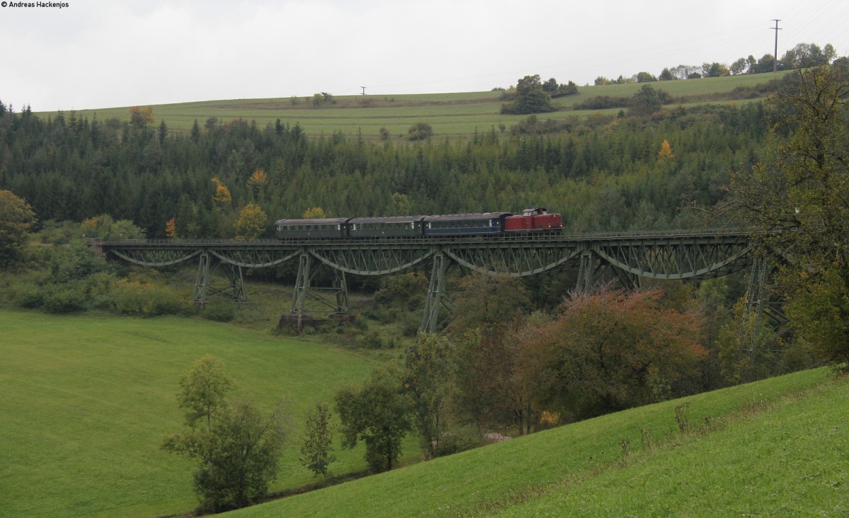 V100 2335 mit dem DPE 92000 (Stuttgart Hbf-Waldshut) bei Epfenhofen 12.10.13