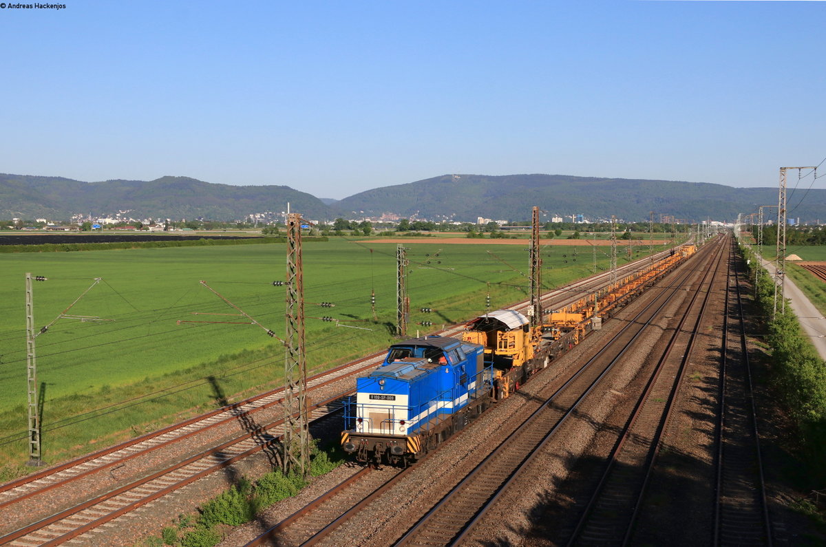 V100 SP 009 mit einem Bauzug bei Wieblingn 22.4.20