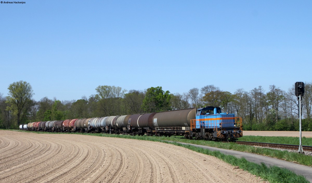 V100 der SWEG mit dem Kesselwagenzug von DOW Chemie nach Bühl bei Bühl 21.4.15