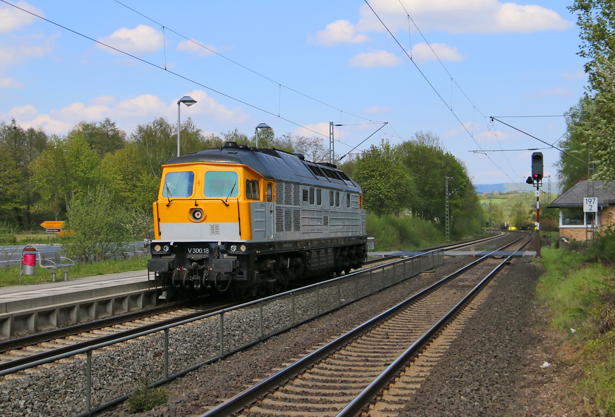 V300.18 (232 446-5) der SGL als Tfzf in Fahrtrichtung Süden. Aufgenommen in Wehretal-Reichensachsen am 05.05.2016.