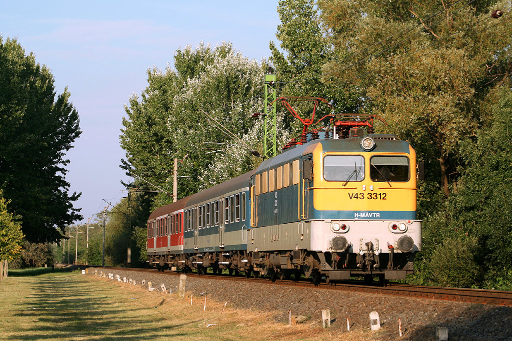 V43 3312 Siofok - Fonyd. Balatonoszod (20.09.2010)