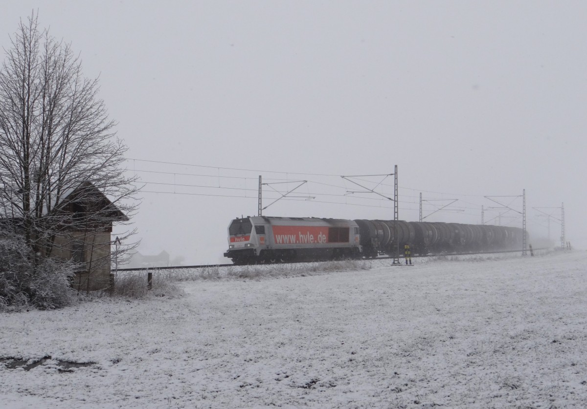 V490.2 der hvle fuhr am 24.01.14 mit einem Kesselzug durch das Vogtland. Hier zusehen in bei Drochaus/V.