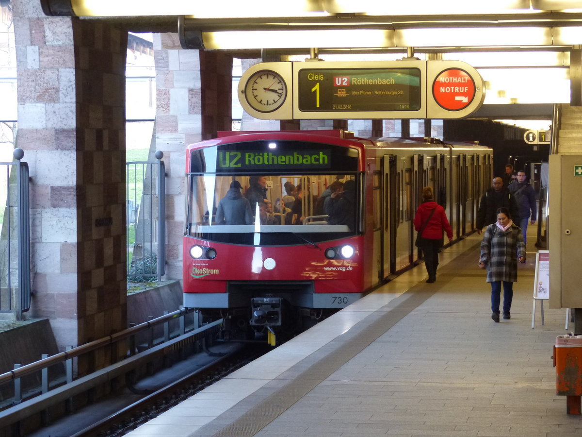 VAG 730 als U 2 von Ziegelstein nach Röthenbach, am 21.02.2018 in Nürnberg Opernhaus.