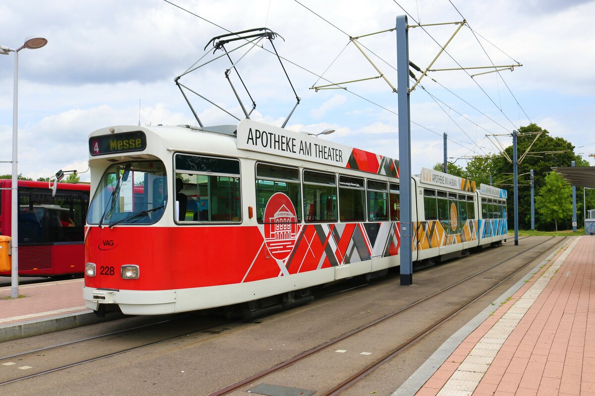 VAG Freiburg Düwag GT8N Wagen 228 am 11.07.23 in Freiburg