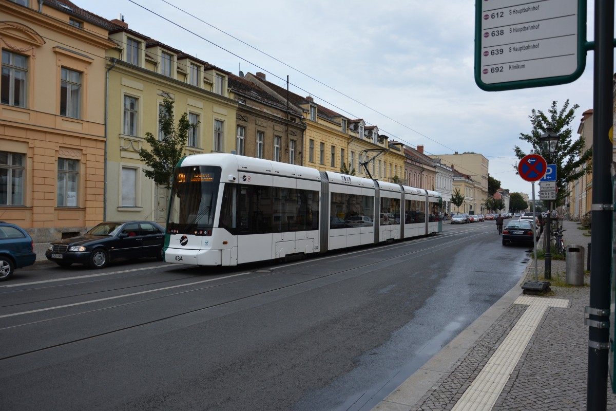 Vario Bahn 434 auf der Linie 94 am Luisenplatz am 15.08.2014.