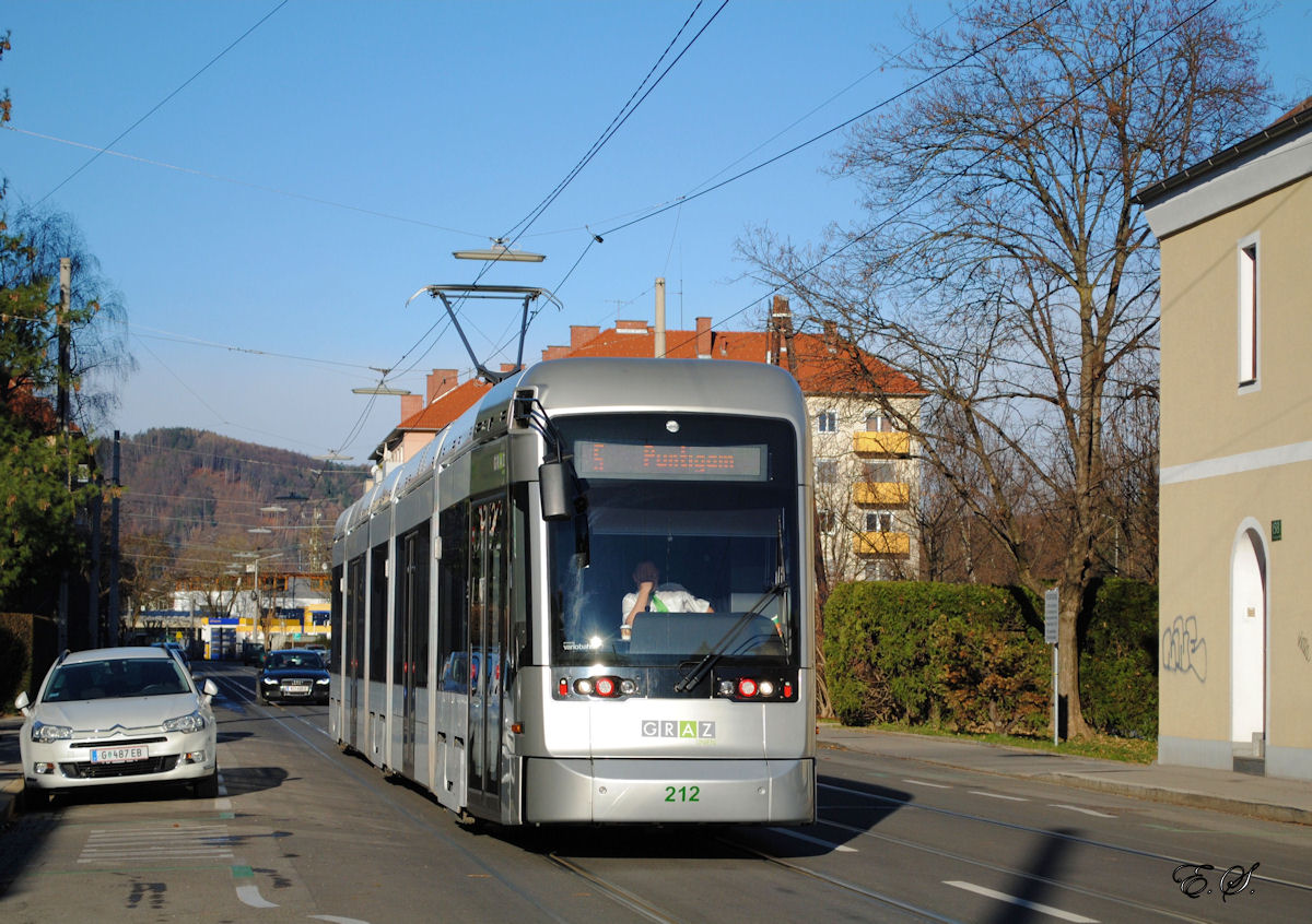 Variobahn 212,Theodor Körnerstraße.(07.12.2013)