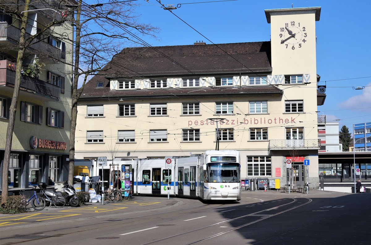 VBG Be 5/6 Nr. 3079 als Tram Nr. 11 nach Auzelg. 
Die Aufnahme entstand am 14. März 2018 kurz vor der Station Sternen Oerlikon.