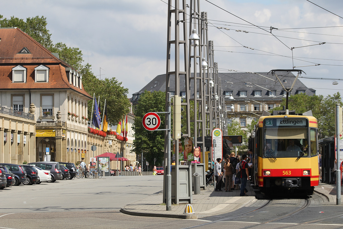 VBK 563 // Karlsruhe Hbf, Bahnhofsvorplatz // 20. August 2013