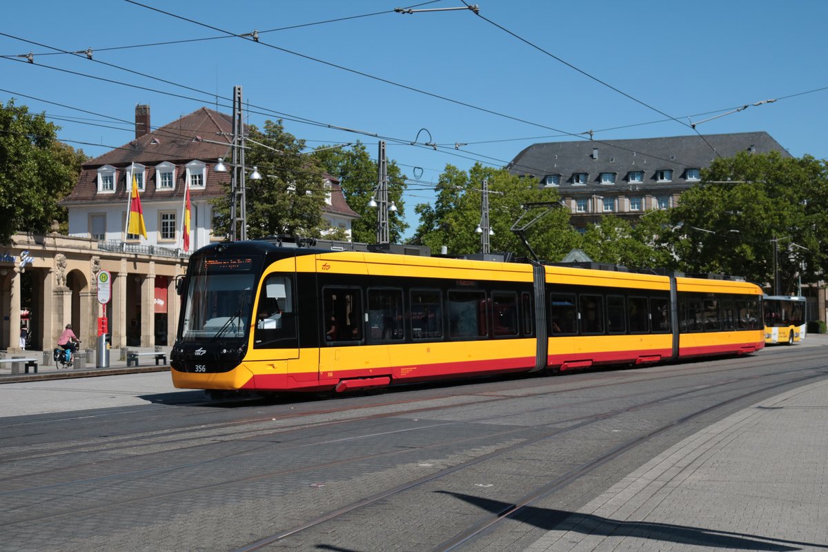 VBK Stadler Citylink Wagen 356 am 20.08.20 in Karlsruhe Hbf Vorplatz