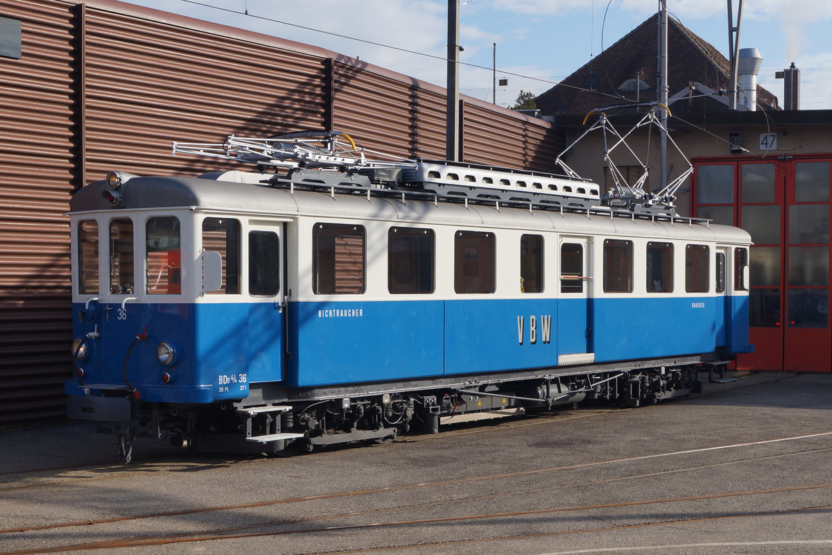 VBW/RBS: Am Morgen des 27. Februar 2017 präsentierte sich der sehr gut gepflegte BDe 4/4 36 vor der Werkstätte Solothurn in der Morgensonne.
Foto: Walter Ruetsch