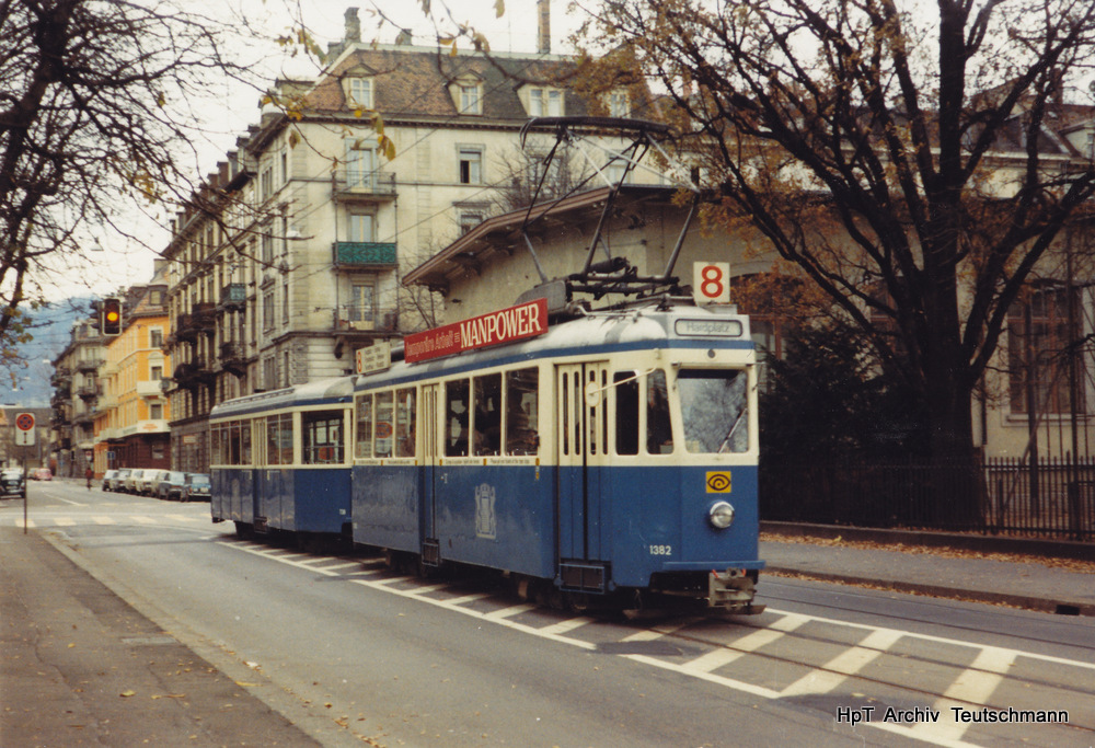 VBZ - Be 4/4 1382 mit Beiwagen B 738 unterwegs auf der Linie 8 im November 1973 .. Archiv Teutschmann