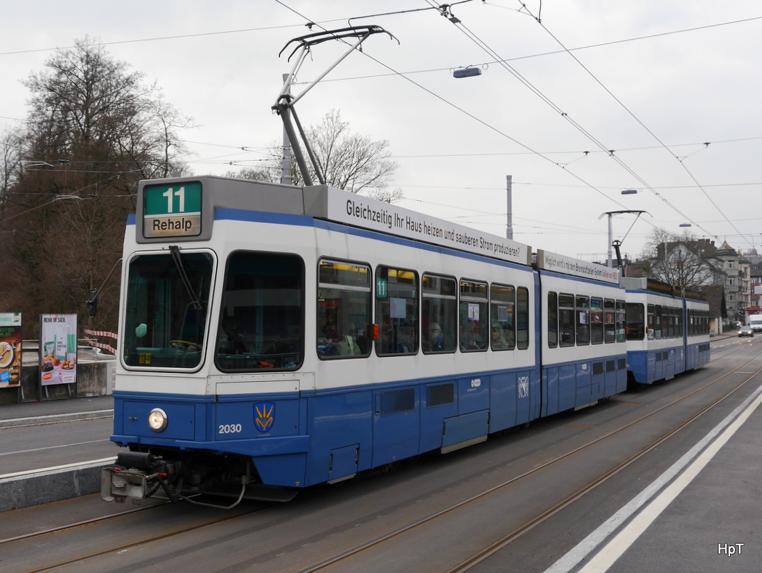 VBZ - Be 4/6 2030 + Be 4/6 ... unterwegs auf der Linie 11 in der Stadt Zürich am 24.01.2015