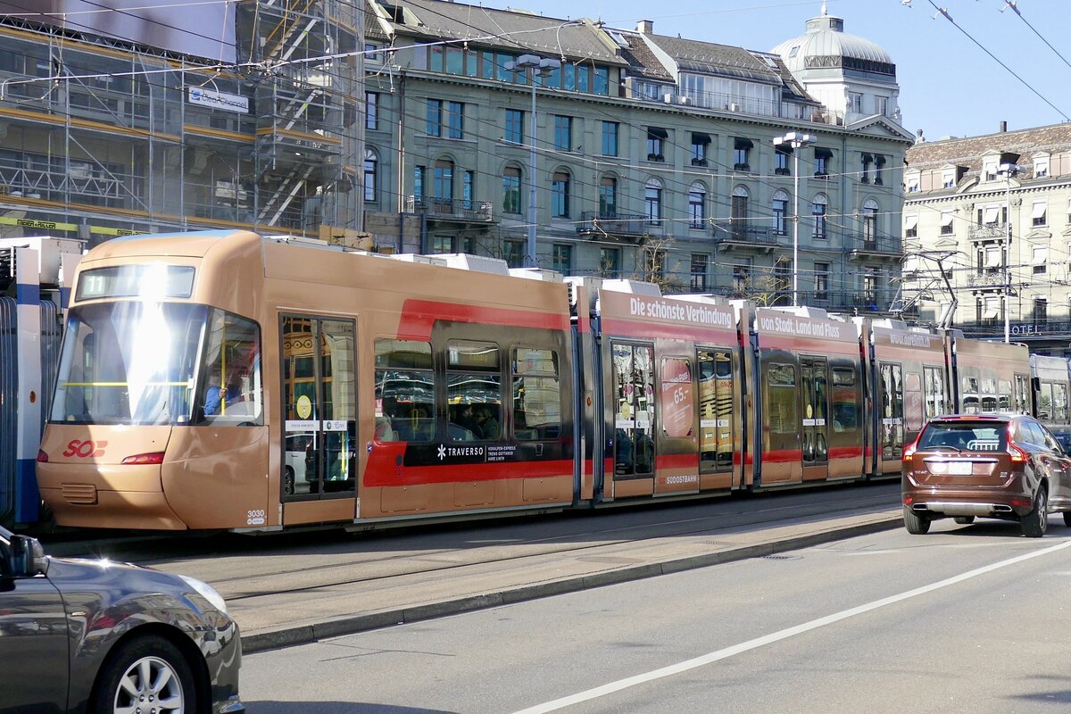 VBZ Be 5/6 3030 mit der SOB Werbung am 4.4.23 beim Hauptbahnhof Zürich.