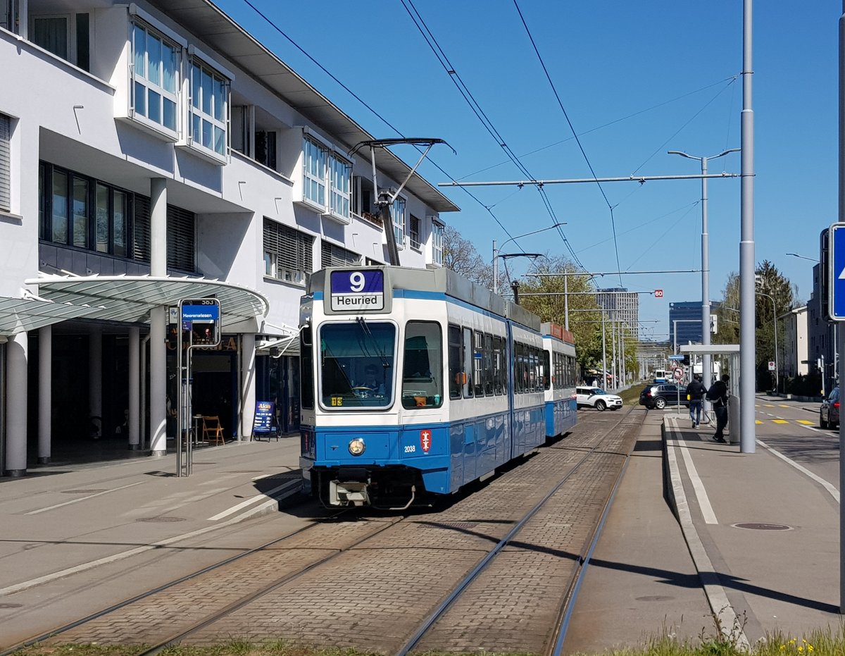 VBZ Linie 9 Wagennummer 2038  Witikon  an der Haltestelle Heerenwiesen. Datum: 21. 4. 2021