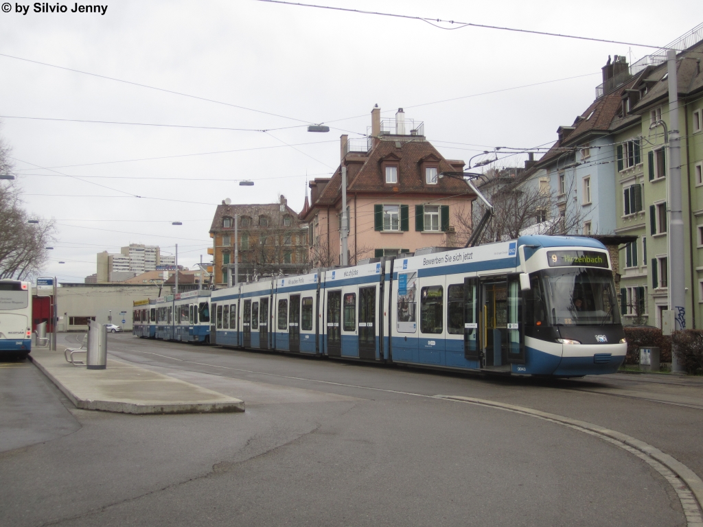 VBZ Nr. 3043 (Be 5/6 Cobra) am 9.1.2015 beim Bhf. Wiedikon. Infolge einer Störung an einem anderen 9-er Tram in der Wendeschlaufe Heuried, wendeten einige Trams der Linie 9 bereits beim Bhf. Wiedikon. Ansonsten halten an dieser Stelle keine planmässige Trams.