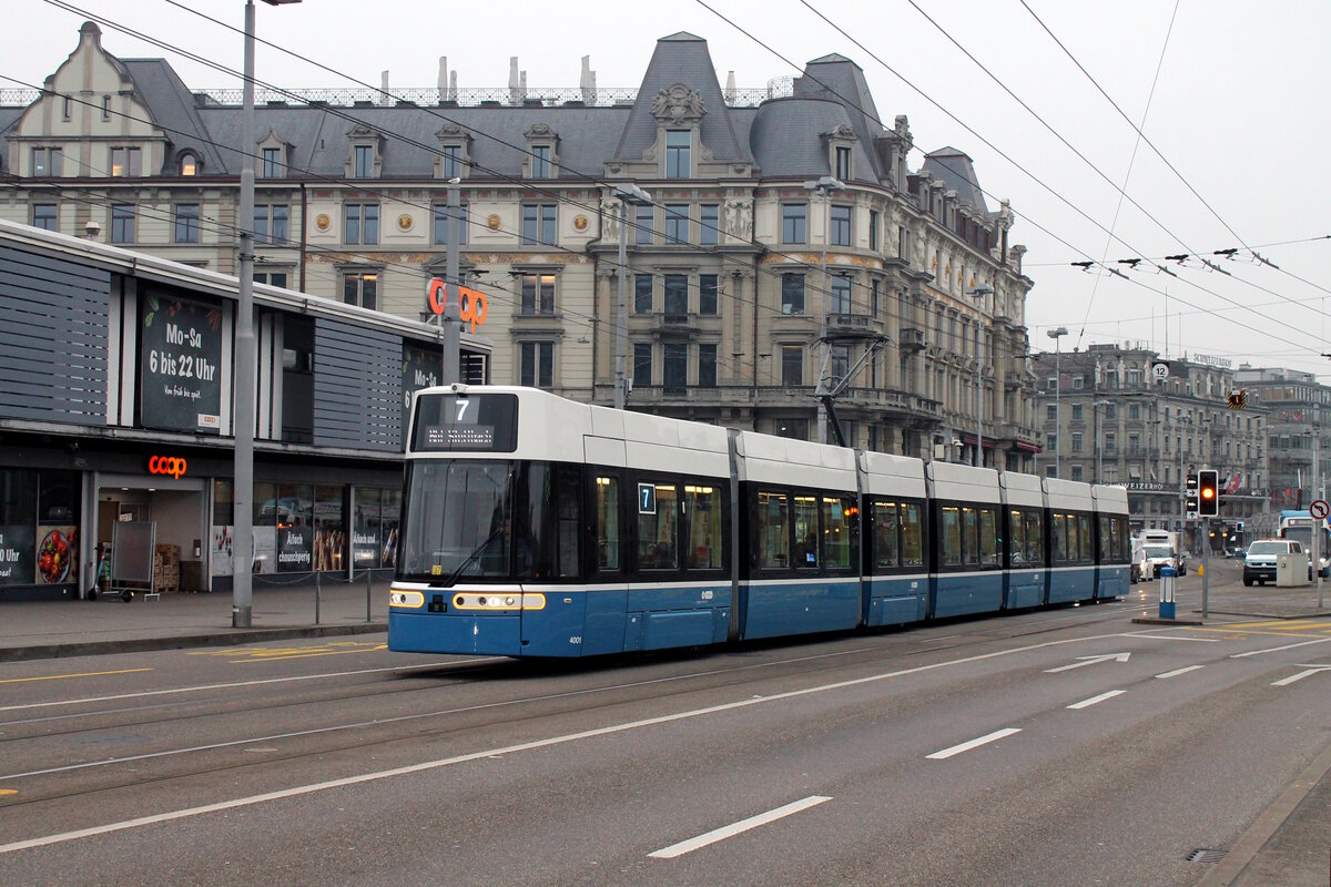 VBZ Nr. 4001 (Be 6/8 Flexity) am 30.12.2024 zwischen den Haltestellen Bahnofstrasse/HB und Central