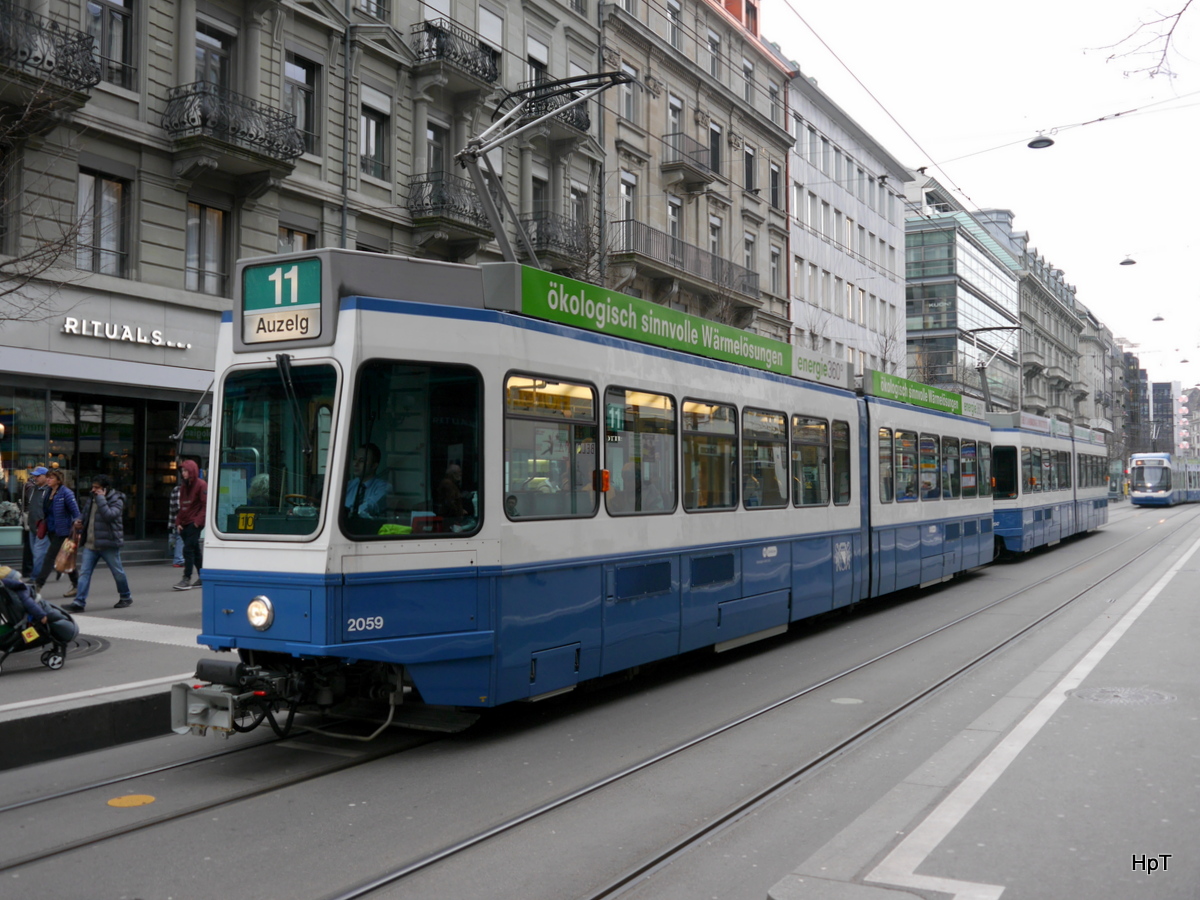 VBZ - Tram Be 4/6  2059 + Be 4/6 20.. unterwegs auf der Linie 11 in der Stadt Zürich am 28.01.2018