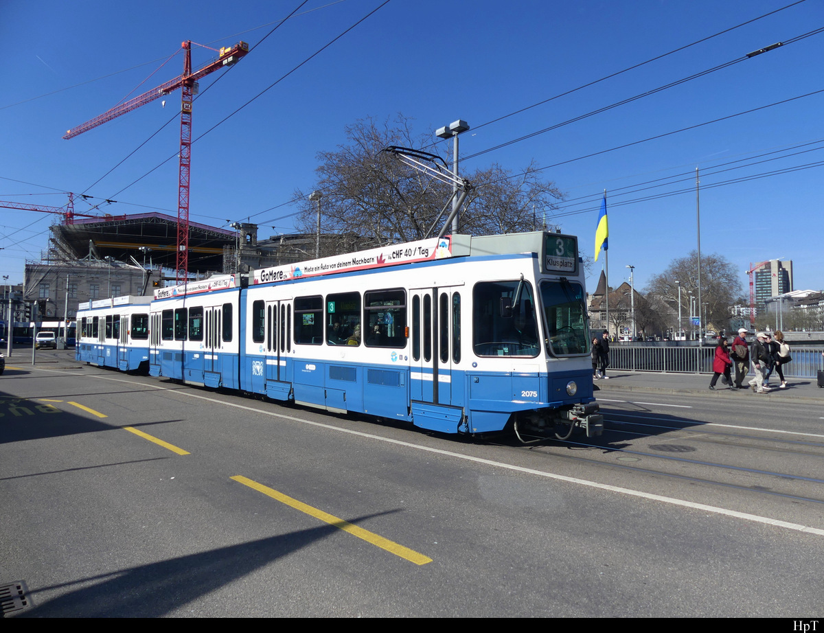 VBZ - Tram Be 4/6 2075 unterwegs auf der Linie 3 in der Stadt Zürich am 13.03.2022