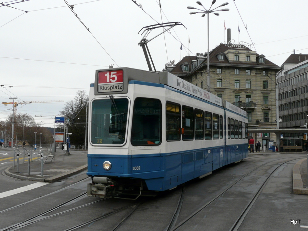 VBZ - Tram Be 4/6 2052 unterwegs auf der Linie 15 in Zürich am 16.02.2014