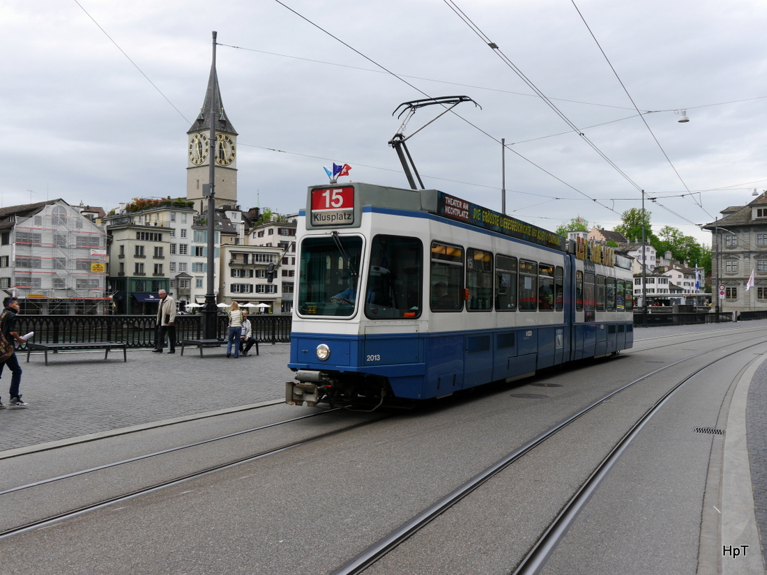 VBZ - Tram Be 4/6 2013 unterwegs auf der Linie 15 in der Stadt Zürich am 05.05.2015
