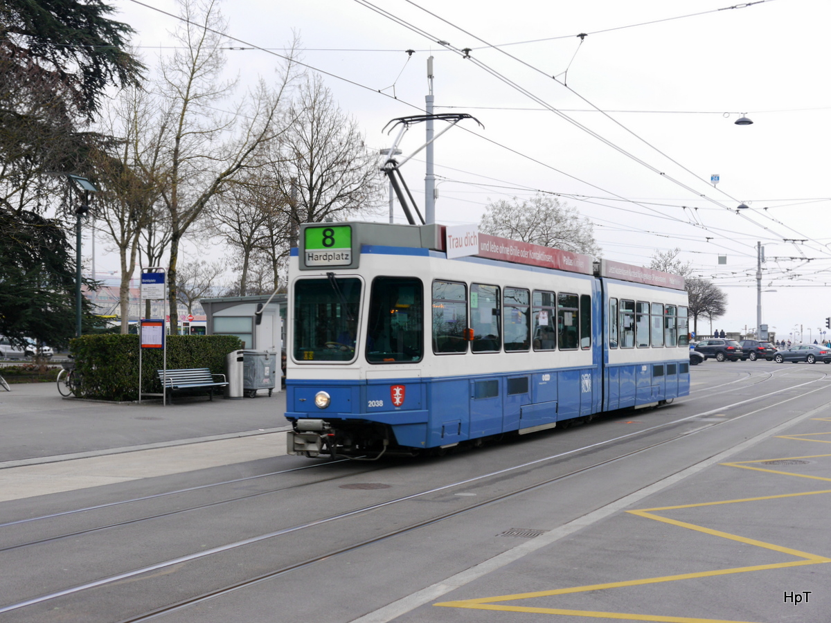 VBZ - Tram Be 4/6 2001 unterwegs auf der Linie 8 in der Stadt Zürich am 11.03.2016