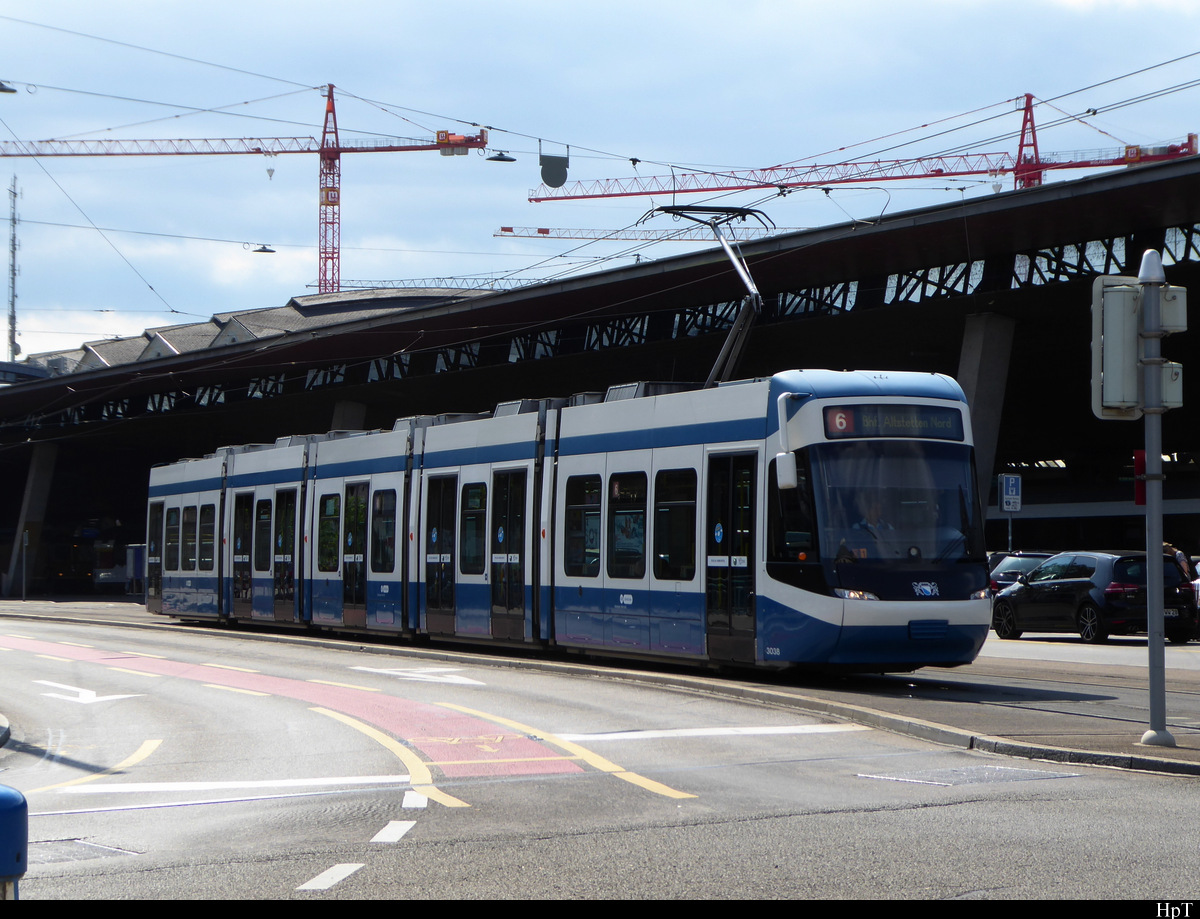 VBZ - Tram Be 5.6  3038 unterwegs in der Stadt Zürich am 26.07.2020