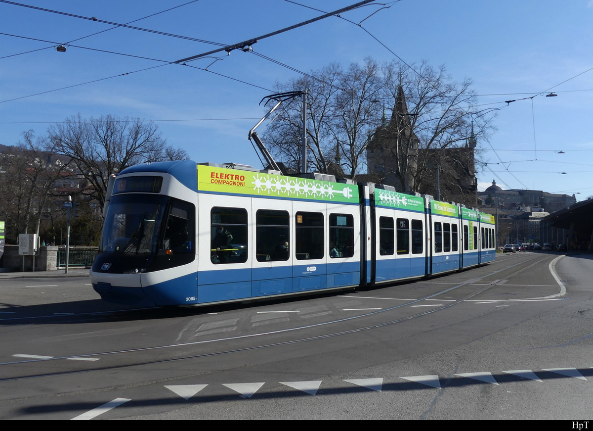 VBZ - Tram Be 5/6 3085 unterwegs auf der Linie 13 in der Stadt Zürich am 13.03.2022