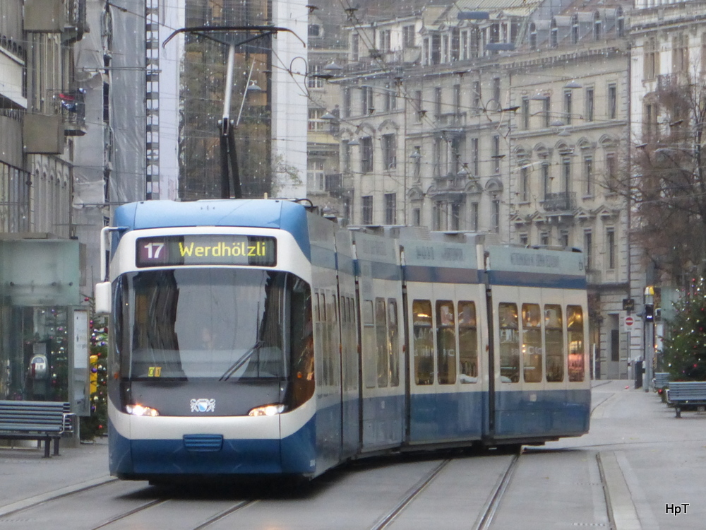VBZ - Tram Be 5/6 3040 unterwegs auf der Linie 17 am 30.11.2014