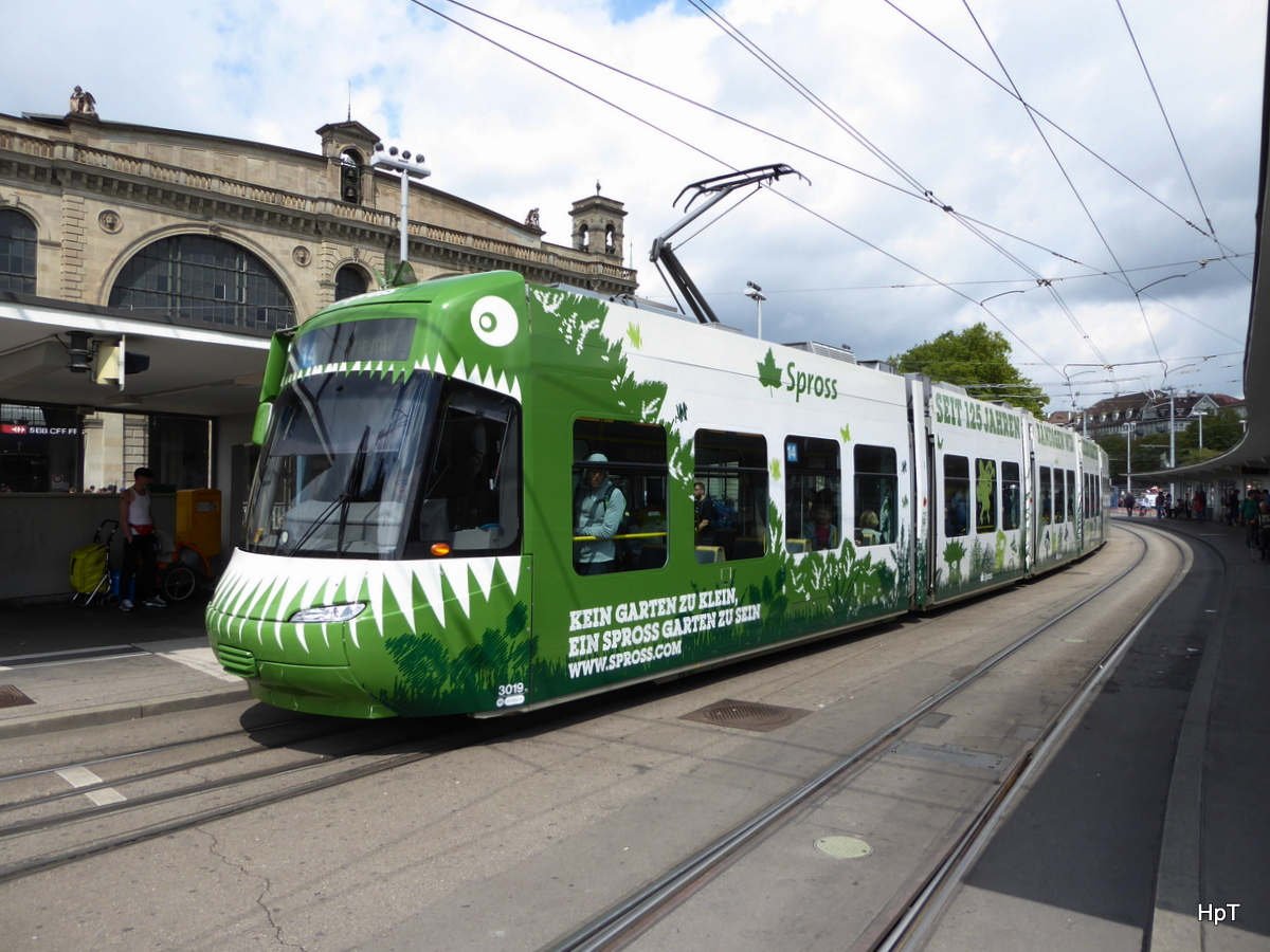 VBZ - Werbetram Be 5/6 3019 vor dem Bahnhof Zürich am 12.08.2017
