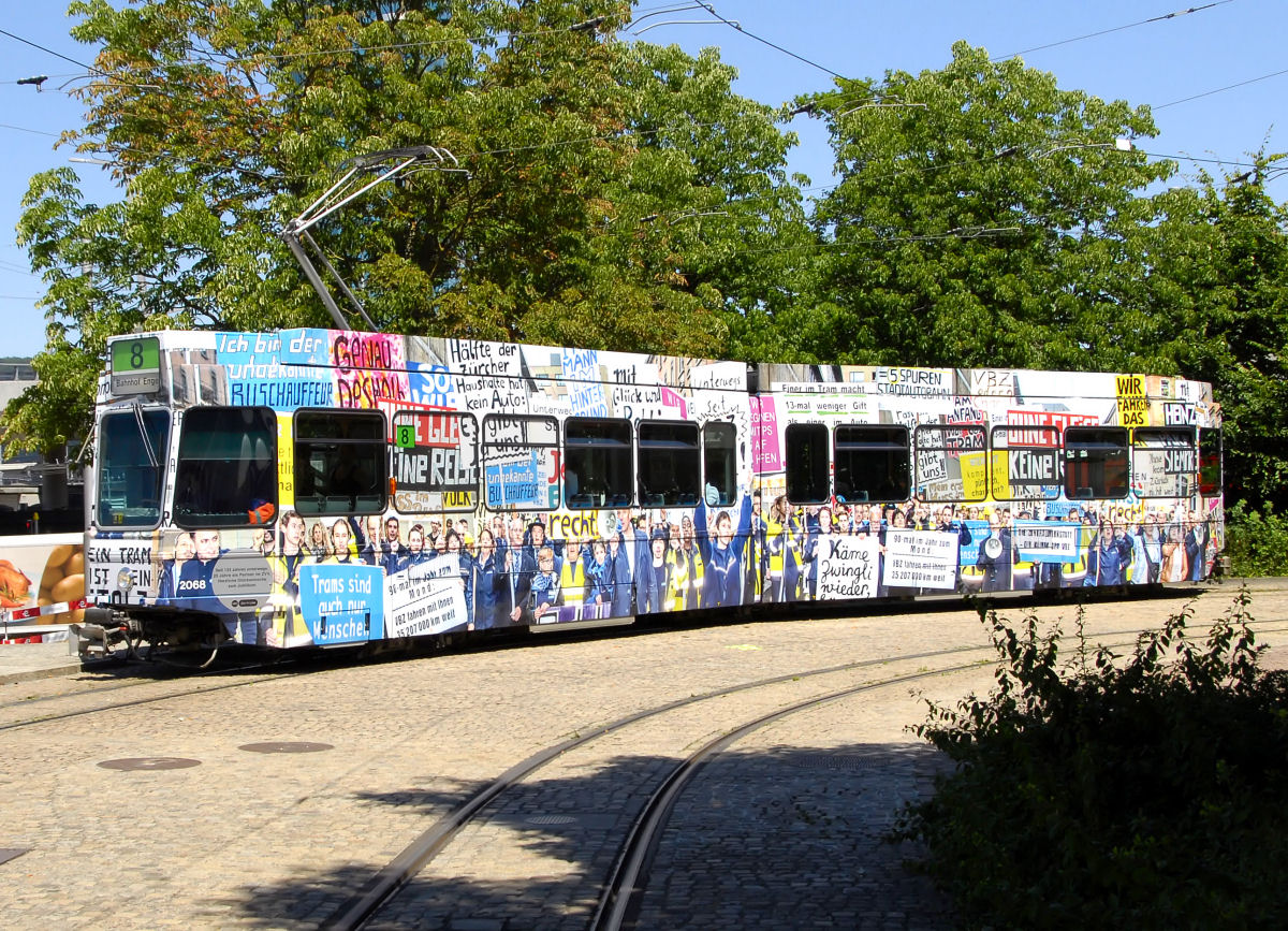 VBZ Zürich Be 4-6 Tram 2000 Nr. 2068 Sondertram.
Fredy Hader 30.06.2015 Hardplatz Zürich