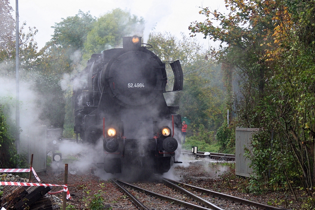 VDEA 52.4984 am 17.Oktober 2014 beim Verschub im strömenden Regen im Bf. Trumau.